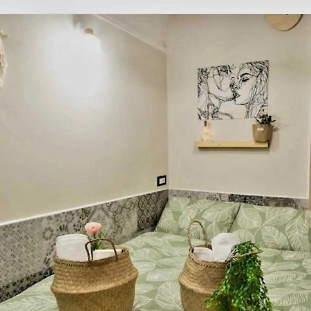 Casina Via Foria Bed & Breakfast Naples Exterior photo