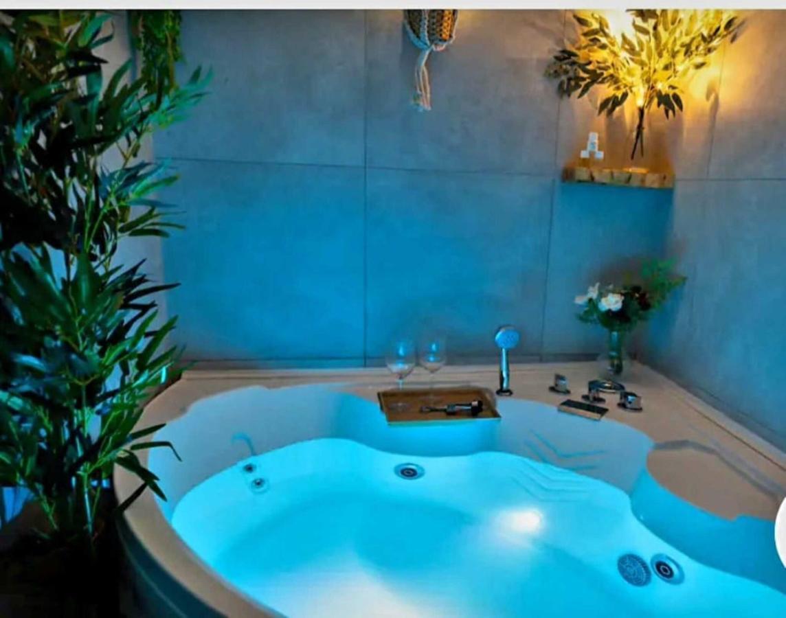 Casina Via Foria Bed & Breakfast Naples Exterior photo