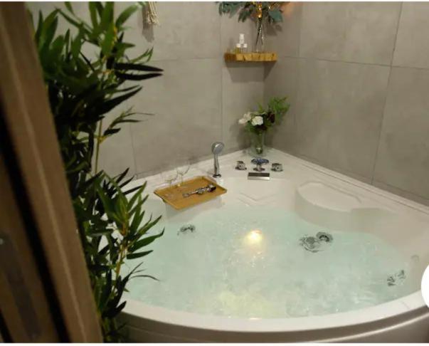 Casina Via Foria Bed & Breakfast Naples Exterior photo